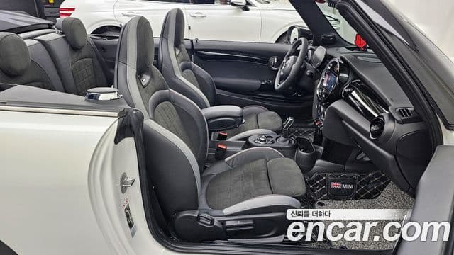 Mini Cooper S Convertible 2023 — фото 11 из 20