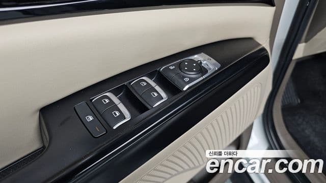 Kia Carnival 2021 — Фото 17/20