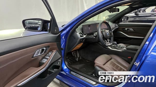 BMW 3 Series 2023 — фото 9 из 20