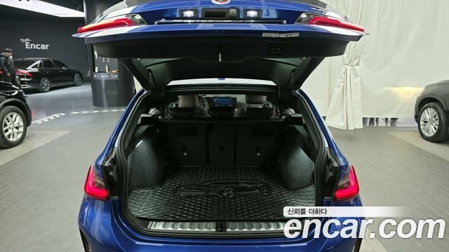 BMW 3 Series 2023 — фото 20 из 20
