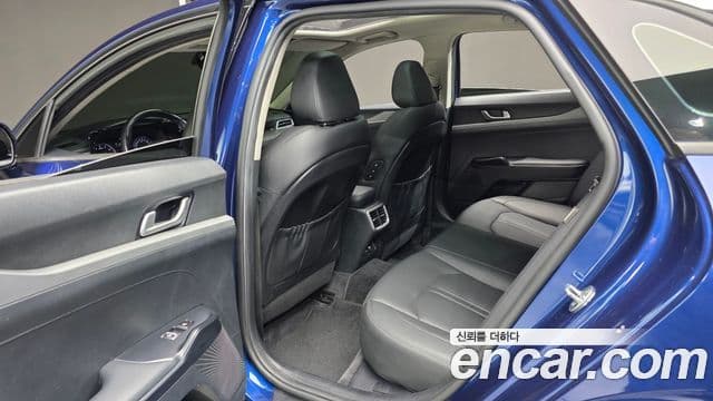 Kia K5 2020 — фото 17 из 20