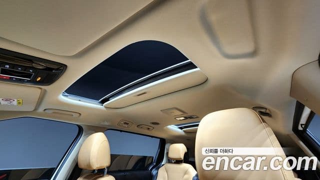 Kia Carnival 2022 — Фото 18/20