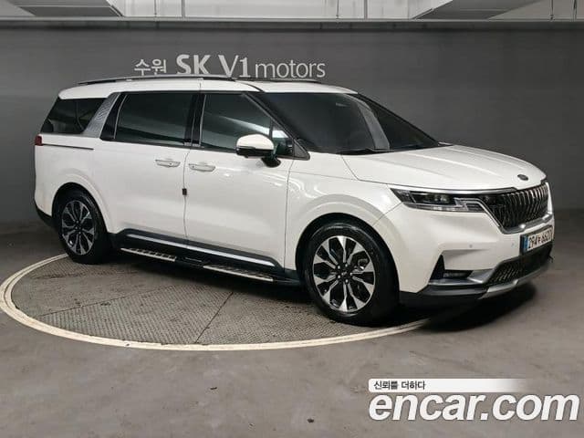 Kia Carnival 2021 — фото 4 из 20