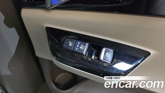 Kia Carnival 2022 — Şəkil 19/20