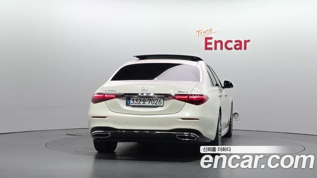 Mercedes-Benz S-Class 2023 — Photo 11/20