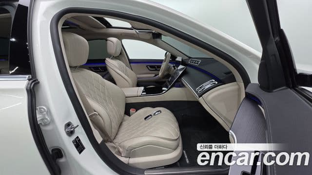 Mercedes-Benz S-Class 2023 — Photo 13/20