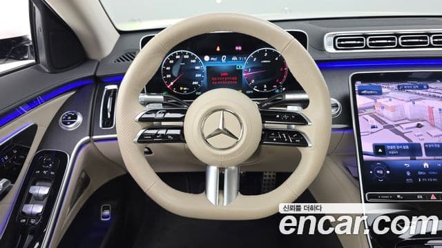 Mercedes-Benz S-Class 2023 — Photo 15/20