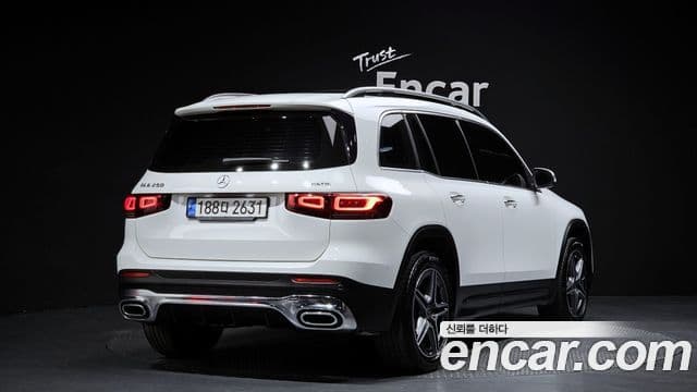 Mercedes-Benz GLB-Class 2022 — Şəkil 2/20