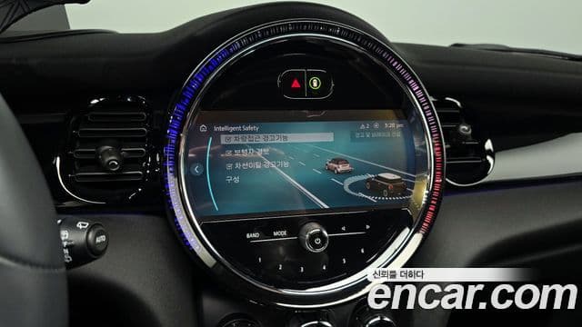 Mini Cooper S 2023 — Фото 15/20
