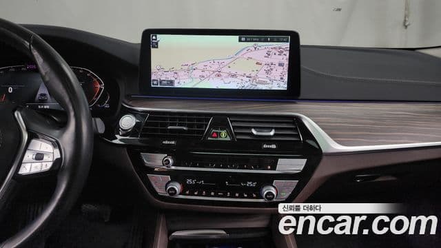 BMW 5 Series 2020 — Фото 14/20