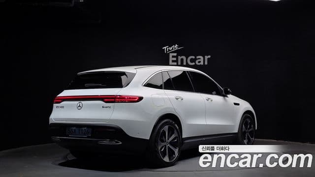 Mercedes-Benz EQC 2020 — Photo 9/20