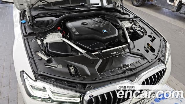 BMW 5 Series 2023 — фото 6 из 20