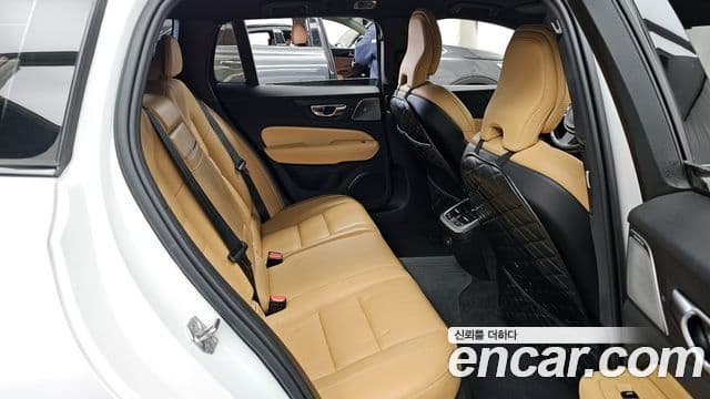Volvo V60 Cross Country 2021 — Şəkil 12/20