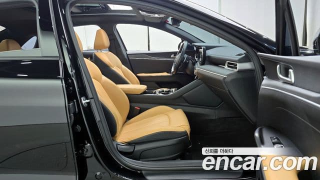 Kia K5 2022 — ფოტო 10/20