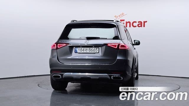 Mercedes-Benz GLE-Class 2021 — Şəkil 17/20