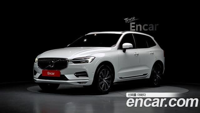 Volvo XC60 2021 — Фото 1/20