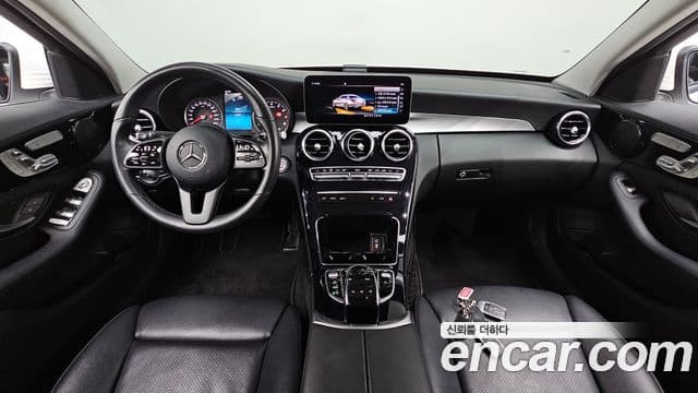Mercedes-Benz C-Class 2019 — ფოტო 7/20