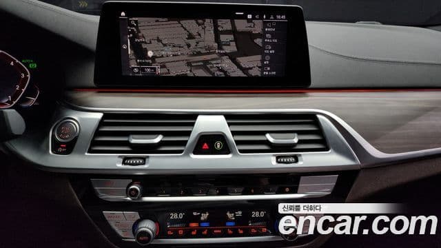 BMW 5 Series 2020 — Фото 14/20