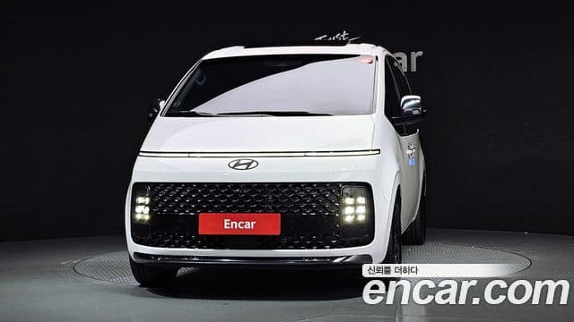 Hyundai Staria 2025 — Фото 3/20
