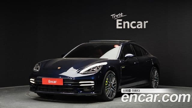 Porsche Panamera 2023 — ფოტო 1/20