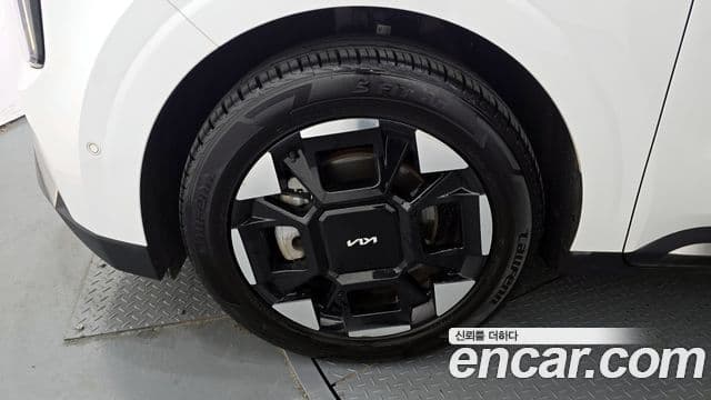 Kia Carnival 2024 — ფოტო 4/20