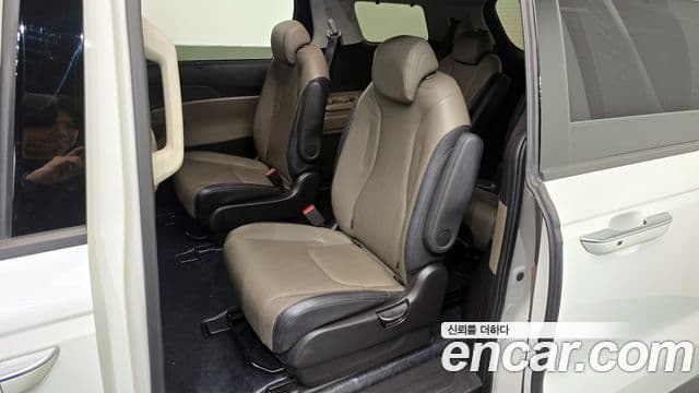 Kia Carnival 2024 — ფოტო 12/20