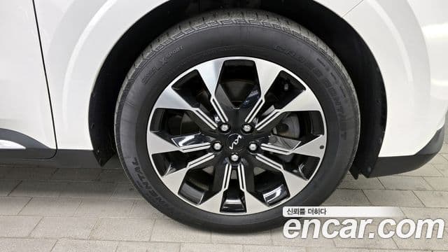 Kia Carnival 2021 — ფოტო 5/20