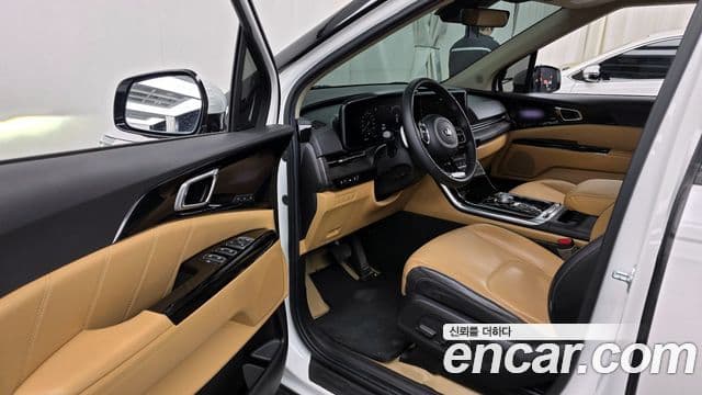 Kia Carnival 2021 — ფოტო 10/20