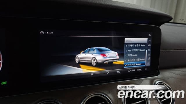 Mercedes-Benz E-Class 2018 — Şəkil 19/20