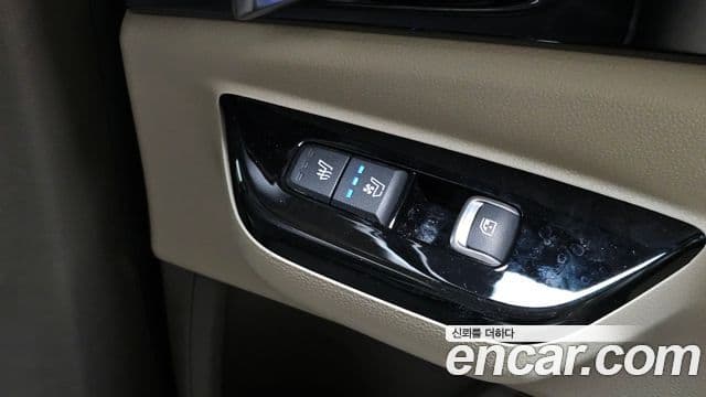 Kia Carnival 2021 — Фото 18/20