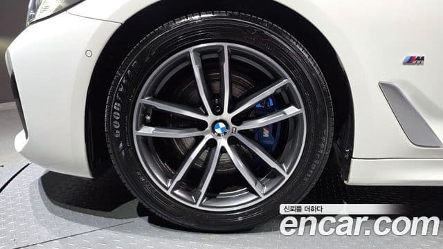 BMW 5 Series 2021 — ფოტო 5/20