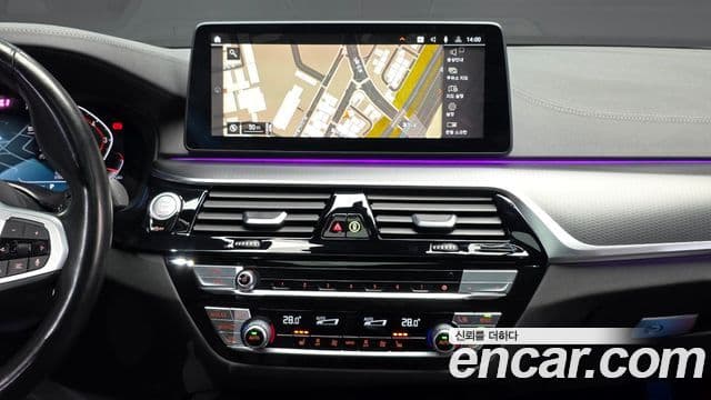 BMW 5 Series 2021 — ფოტო 14/20