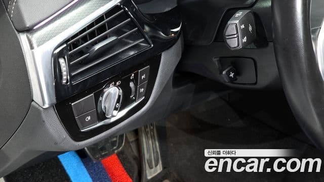 BMW 5 Series 2021 — ფოტო 16/20
