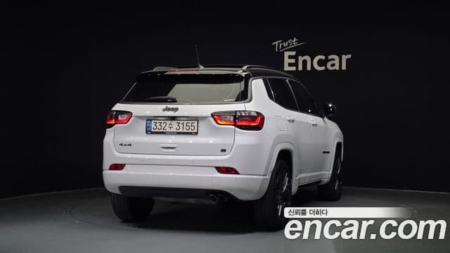 Jeep Compass 2022 — ფოტო 4/20