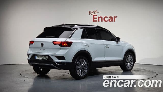 Volkswagen T-Roc 2021 — ფოტო 1/20