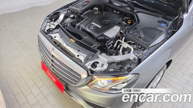 Mercedes-Benz E-Class 2018 — Photo 15/20