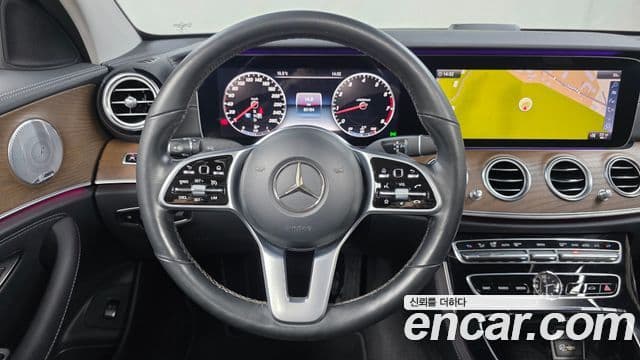 Mercedes-Benz E-Class 2018 — Photo 5/20