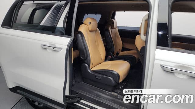 Kia Carnival 2020 — ფოტო 19/20