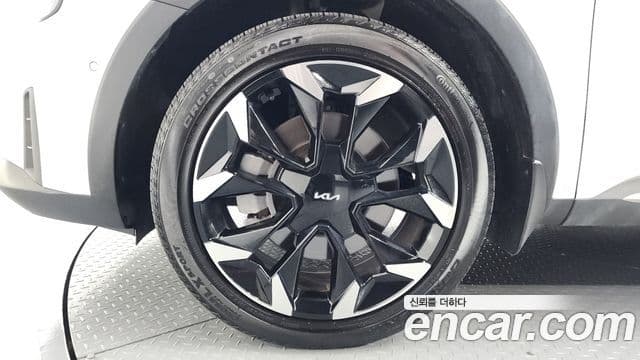 Kia Sorento 2023 — Фото 4/20