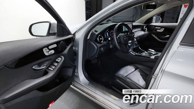 Mercedes-Benz C-Class 2019 — Фото 10/20