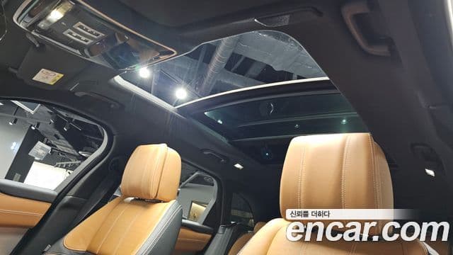 Land Rover Range Rover Velar 2021 — ფოტო 18/20