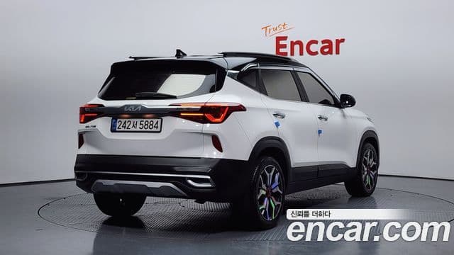 Kia Seltos 2022 — фото 2 из 20