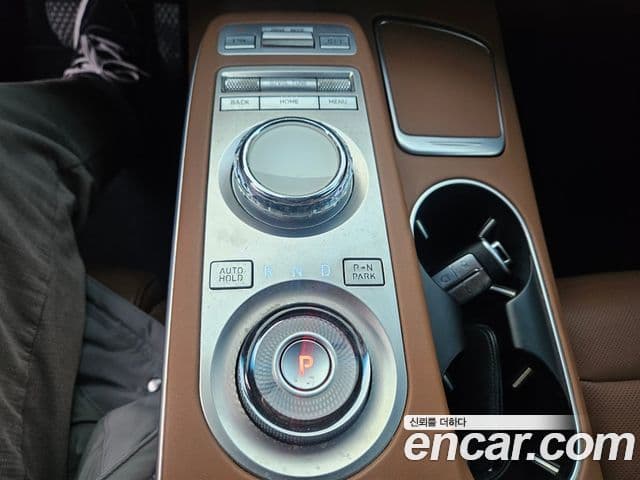 Genesis GV70 2021 — Photo 20/20