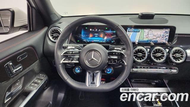 Mercedes-Benz GLB-Class 2025 — ფოტო 13/20