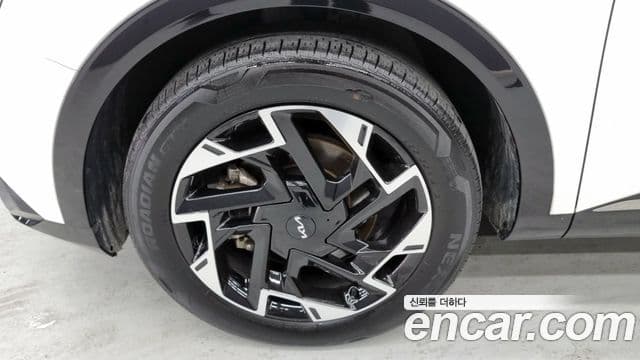 Kia Sportage 2022 — ფოტო 5/18
