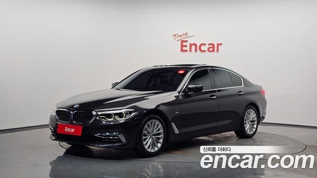 BMW 5 Series 2018 — Şəkil 1/20