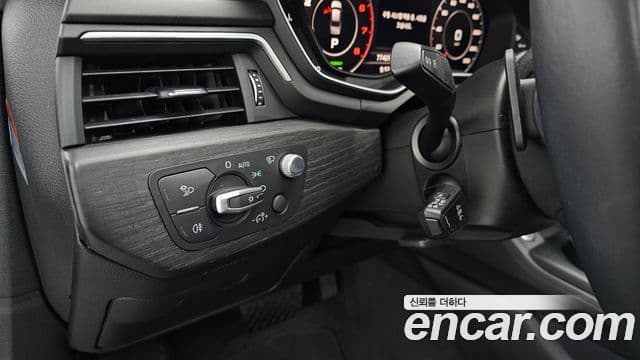 Audi A4 2019 — ფოტო 18/20