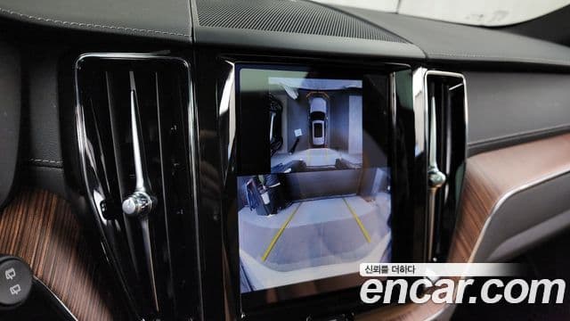Volvo XC60 2023 — фото 15 из 20