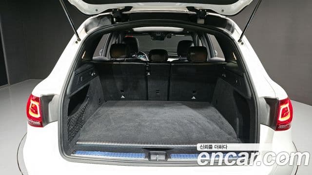 Mercedes-Benz GLC-Class 2021 — Şəkil 19/20