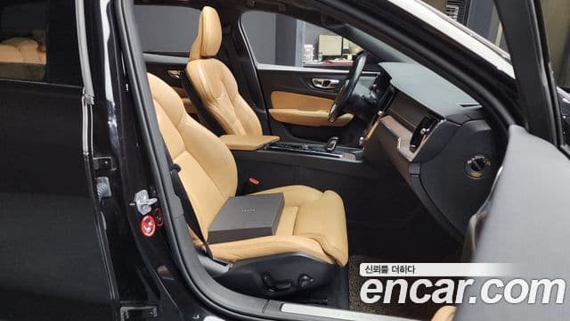 Volvo V60 Cross Country 2020 — Şəkil 11/20